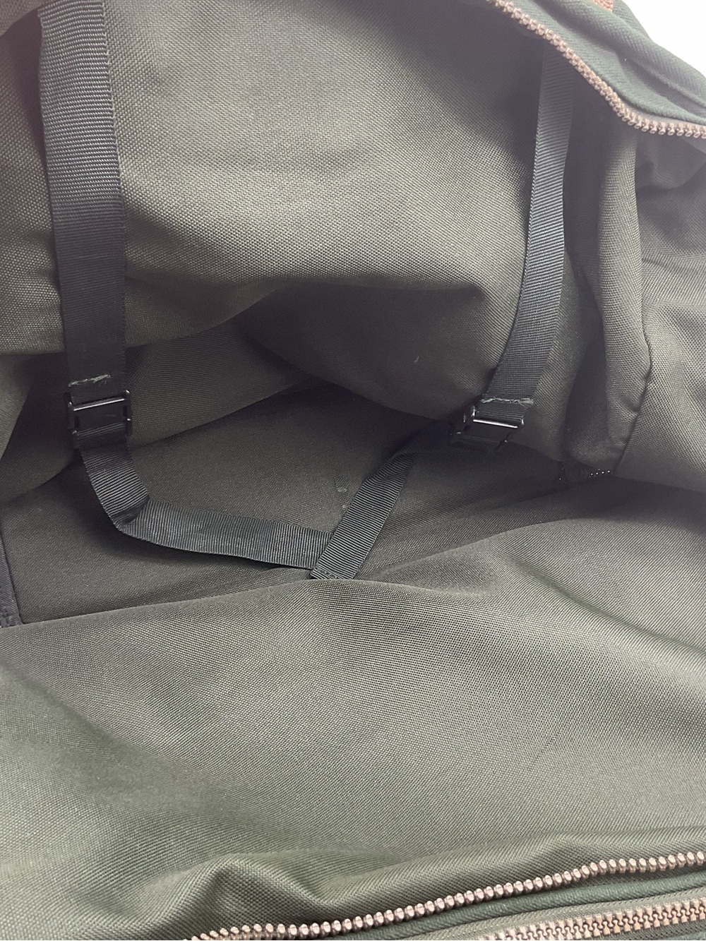 Tumi Dakota Green Canvas Duffel Suitcase with Brown Leather Trim - Picture 12 of 16